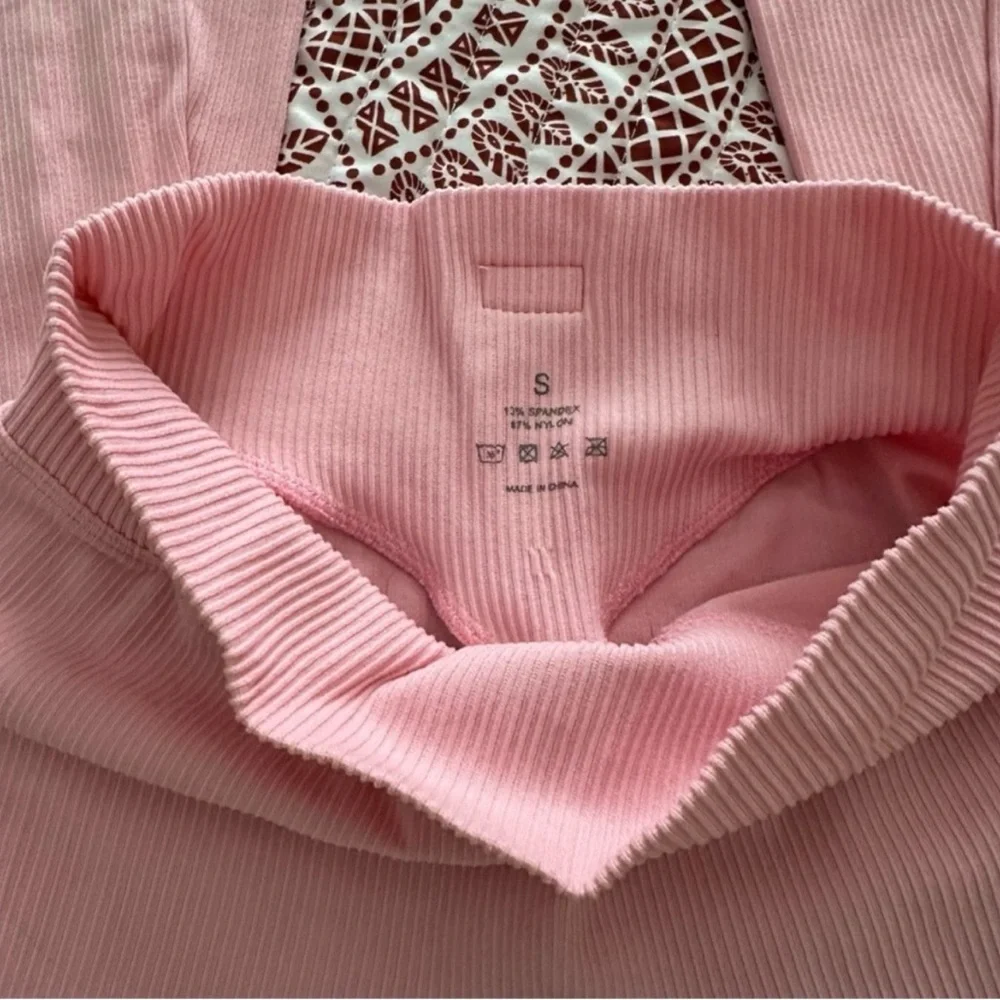NVGTN baby Pink Harmony Ribbed Flare Leggings. - Picture 3 of 3
